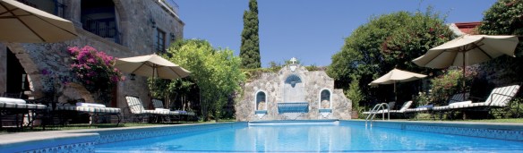 omig_1366x400_pool09